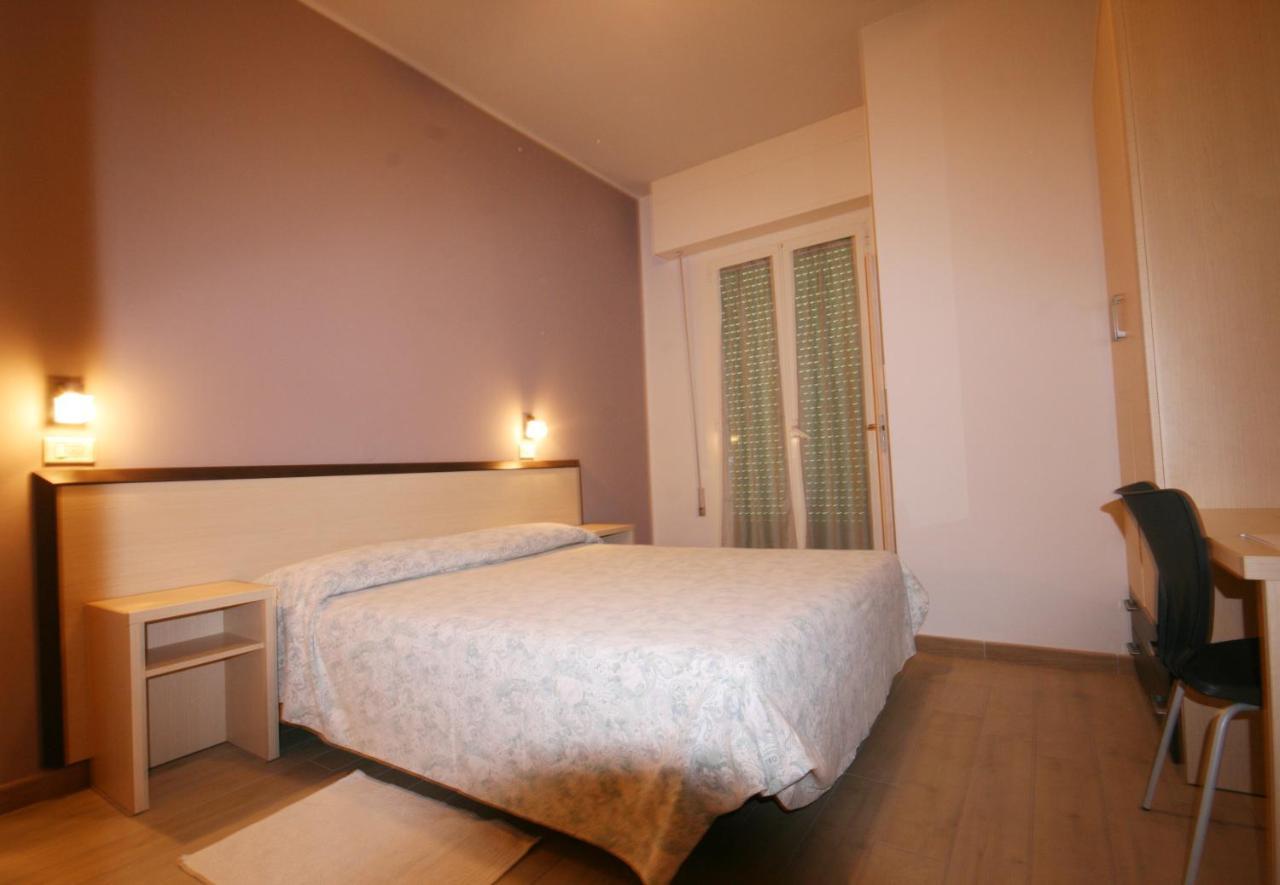 Camera Matrimoniale/Doppia con Letti Singoli con Bagno Privato